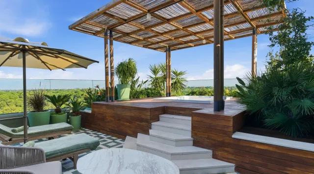 Premier Roof Top Suite 9